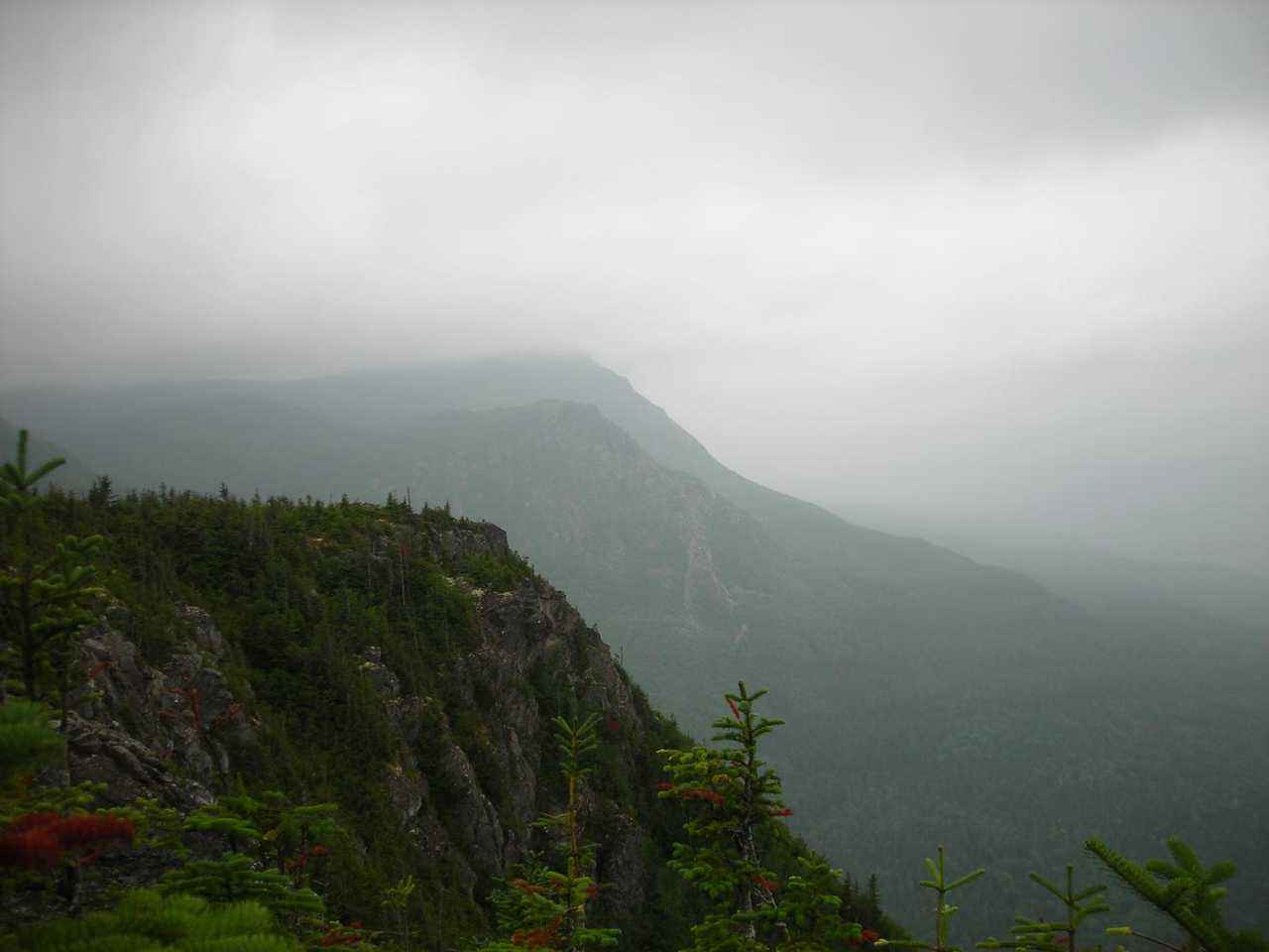 Photo représentant Le pic du Brûlé et le Mont Ernest-Ménard.