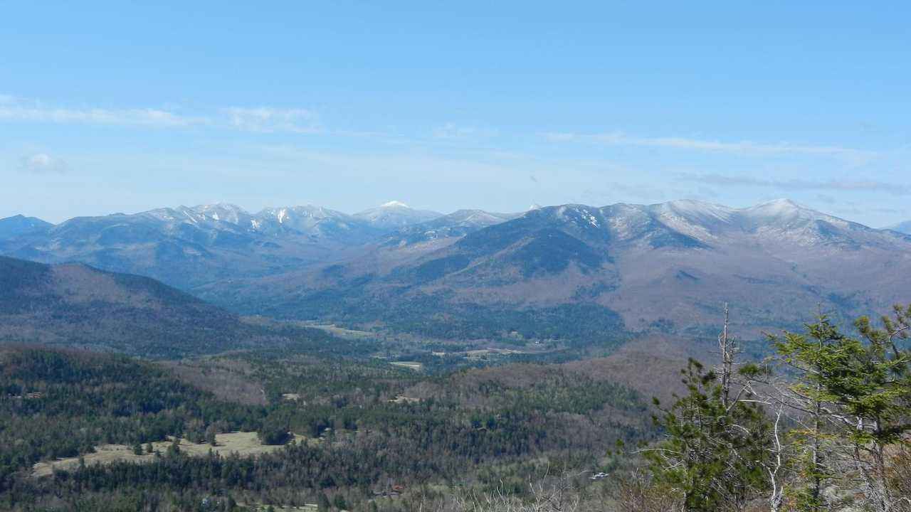 Photo représentant 102 Nun-Da-Ga-O Ridge (ou Soda Range).
