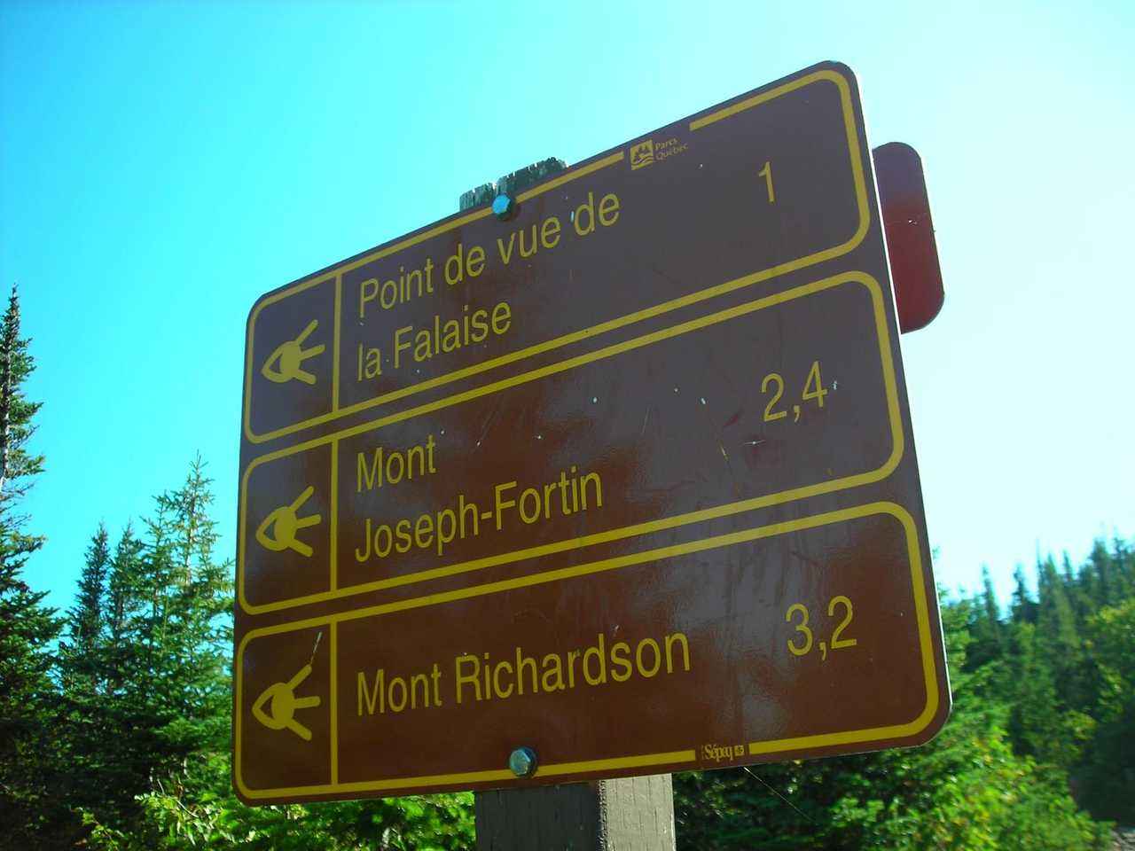 Photo représentant Mont Richardson et Mont Joseph-Fortin.